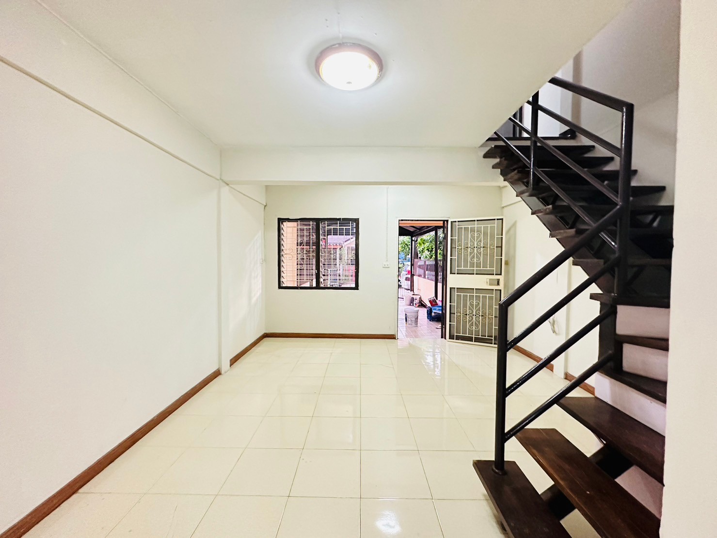 9D418A32 CA75 46F1 9908 8DE899E8E195